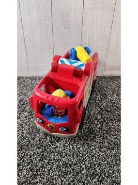 2016 FISHER PRICE LITTLE PEOPLE FIRE TRUCK FIREFIGHTERLIGHTS SOUNDS MUSIC